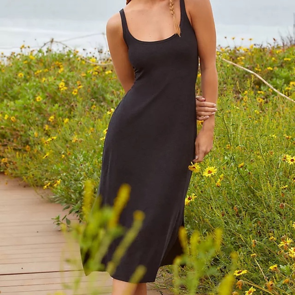 NWT Beyond Yoga Featherweight Resort Dress - Darkest Night